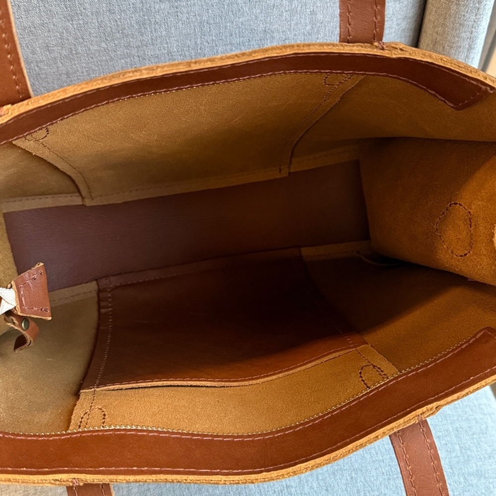 Portland Leather Honey East-West Large Lola Tote Bag - Picture 4 of 7